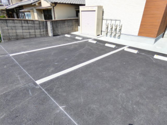 【駐車場】