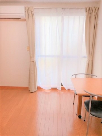 こちらの居間で趣味の時間をお楽しみください