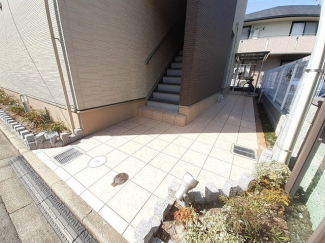 毎日通るエントランスはこのようになっています