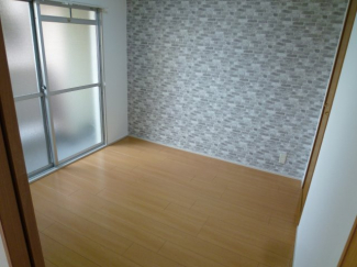 明るい洋室です