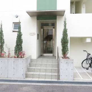 ゆとりのあるエントランスです