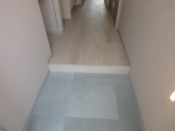 明るい玄関です