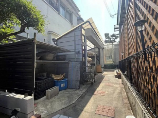 【前面道路含む現地写真】
