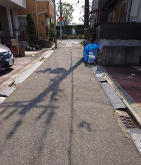 【前面道路含む現地写真】
