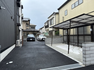 駐車場に車を止められます