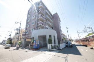 落ち着いた雰囲気の外観です