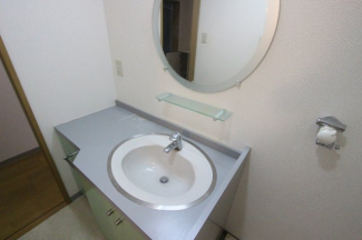 コンパクトで使いやすい洗面所