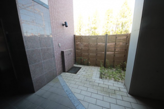 落ち着いたエントランスです