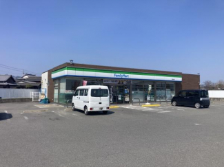 ファミリーマート西条国安店まで608m