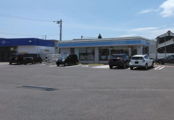 ローソン東長戸１丁目店まで700m