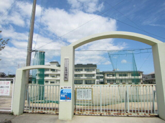 西条市立西条小学校まで338m