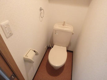 ゆったりとした空間のトイレです