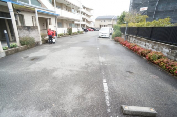 【駐車場】