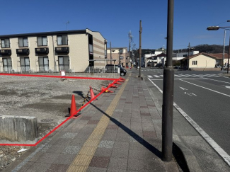 【前面道路含む現地写真】