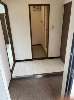 クッションフロア貼替しています。