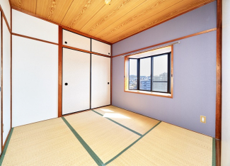 4.5帖和室は出窓採光です。