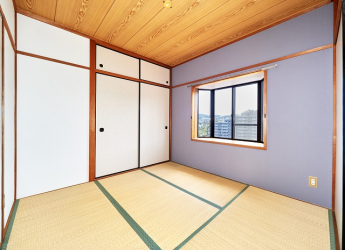 4.5帖和室は出窓採光です。