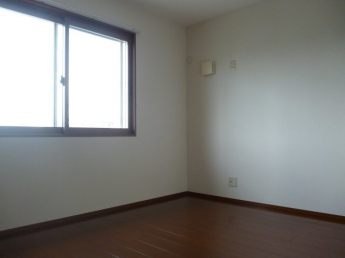 北側の洋室6帖です。