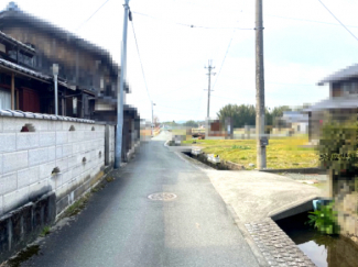 【前面道路含む現地写真】