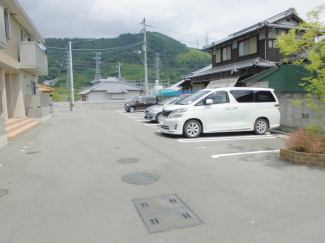 【駐車場】