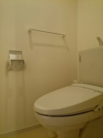 コンパクトで使いやすいトイレです