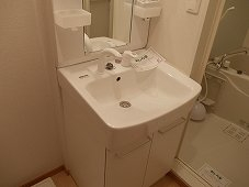 明るい洗面所です