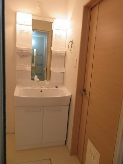 コンパクトで使いやすい洗面所