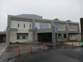 松山市役所三津浜支所様まで550m