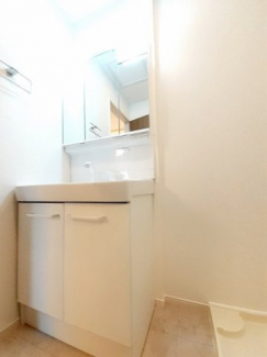 忙しい朝には欠かせない洗面所です