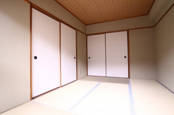 【寝室】