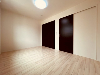 【寝室】