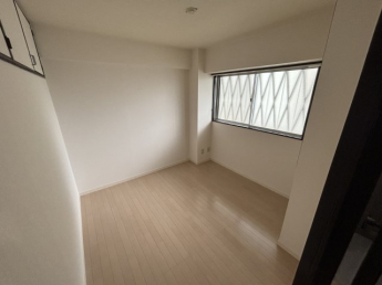 個人の部屋や寝室として使える洋室です