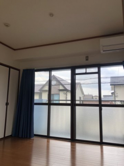 こちらの居間で趣味の時間をお楽しみください