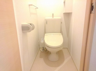 ゆったりとした空間のトイレです