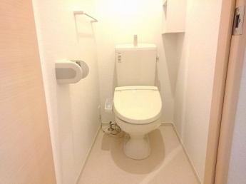 ゆったりとした空間のトイレです