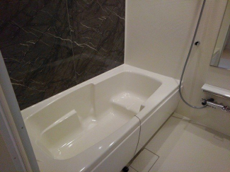ゆったり過ごせるお風呂です