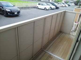 落ち着いた時間を過ごせるバルコニーです