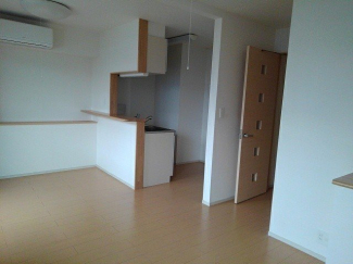 こちらの居間で趣味の時間をお楽しみください