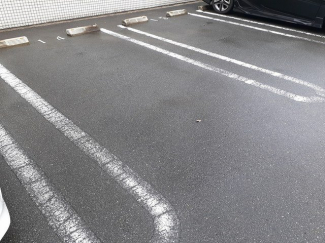 車をお持ちの方に嬉しい駐車場付きの物件です