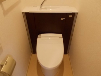 清潔感のあるトイレです