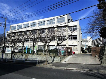 神戸市立神陵台中学校まで460m