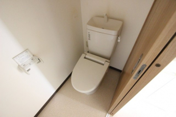 コンパクトで使いやすいトイレです