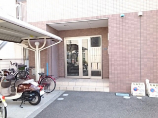 落ち着いたエントランスです