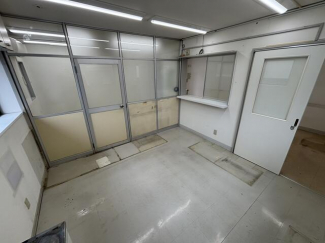 大塚町６丁目駐車場付き１階店舗の画像
