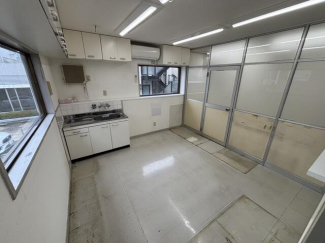 大塚町６丁目駐車場付き１階店舗の画像
