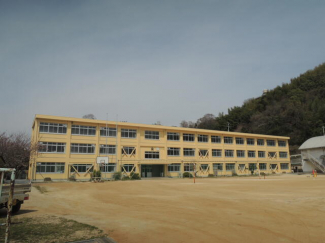 愛媛県立八幡浜工業高校まで1980m