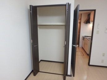 収納付きで住空間広々