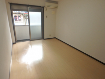爽やかな風と光が舞い込みます