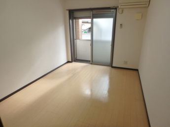冬でも暖かい西向きです