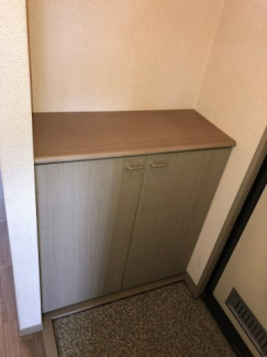 こちらは下駄箱です